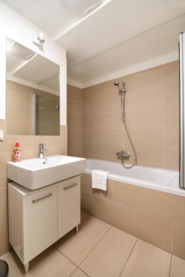 Quiet And Cozy Apartment Next To Mariahilfer Strasse And Naschmarkt With Ac, Minimum 30 Nights Vídeň Exteriér fotografie