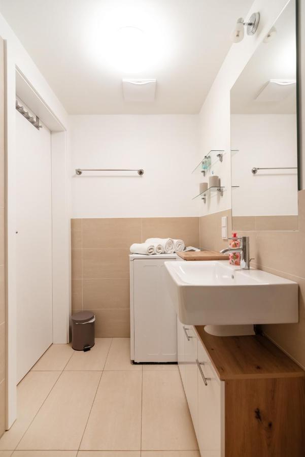 Quiet And Cozy Apartment Next To Mariahilfer Strasse And Naschmarkt With Ac, Minimum 30 Nights Vídeň Exteriér fotografie
